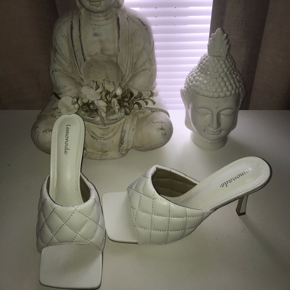 Sandals/Heels - Picture 2 of 3